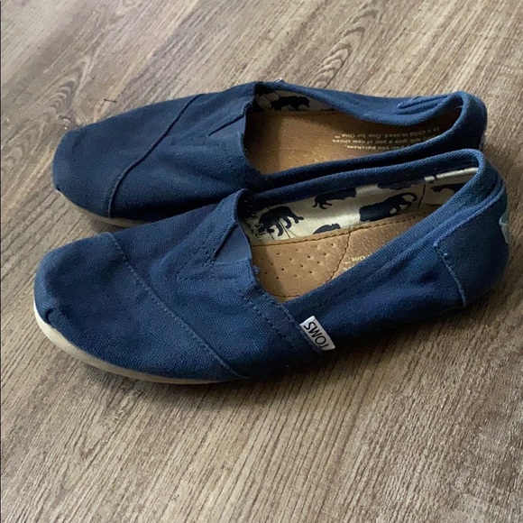 Navy Canvas Toms - Picture 2 of 6